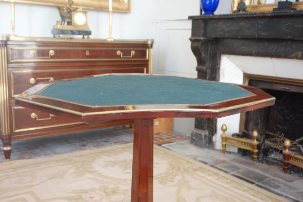 Table de salon guéridon octogonal d'époque Directoire en acajou et ébène, fin XVIIIe siècle