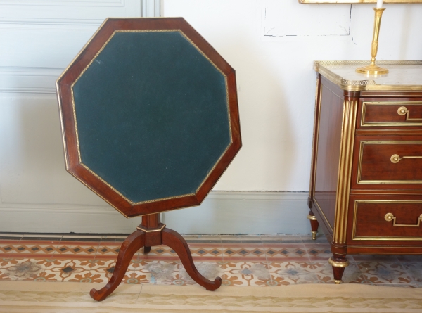 Table de salon guéridon octogonal d'époque Directoire en acajou et ébène, fin XVIIIe siècle