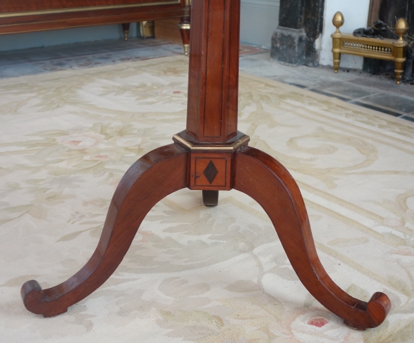 Mahogany pedestal table, inlaid ebony patterns, late 18th century or circa 1800