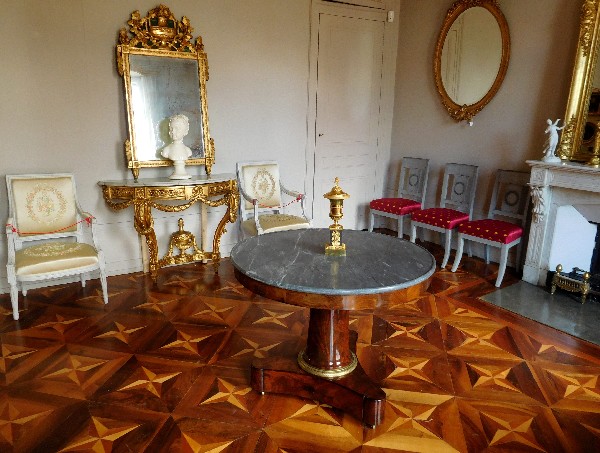 Empire mahogany pedestal table, blue Turquin marble, early 19th century