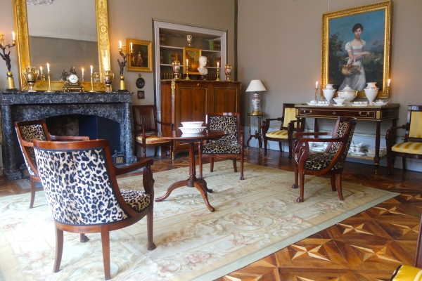 Canabas : guéridon basculant en acajou massif moucheté - époque Louis XVI, estampille et JME