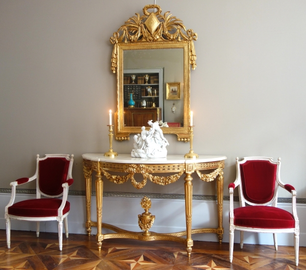 Importante console demi-lune d'époque Louis XVI en bois sculpté et doré - 145cm