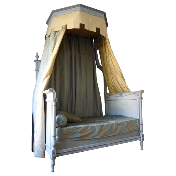 Canopy bed, late 18th century style, 