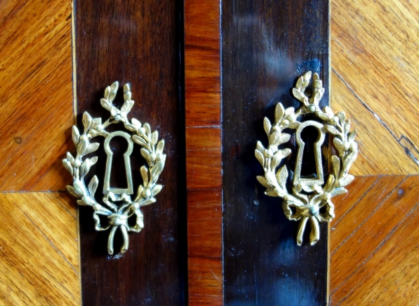 Nicolas Alexandre Lapie : Louis XVI rosewood and amaranth marquetry sideboard - stamped