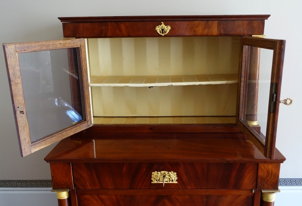 Meuble de collectionneur, cabinet à secrets d'époque Empire en acajou et bronze doré au mercure