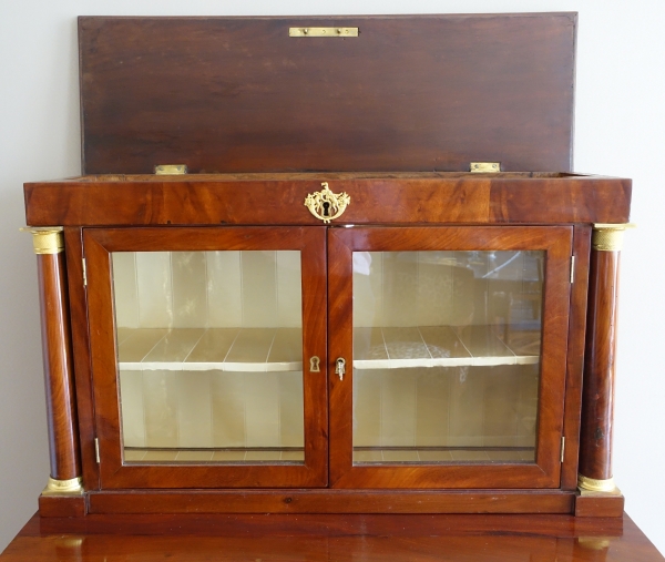 Meuble de collectionneur, cabinet à secrets d'époque Empire en acajou et bronze doré au mercure