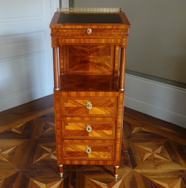 Meuble d'entre deux ou écritoire-debout d'époque Louis XVI en marqueterie