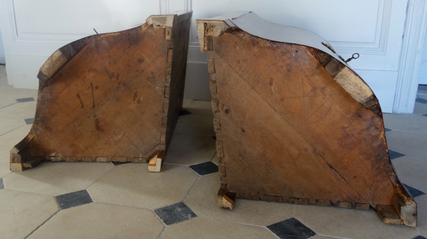 Pair of Louis XV rosewood marquetry corner cupboards - 18th century