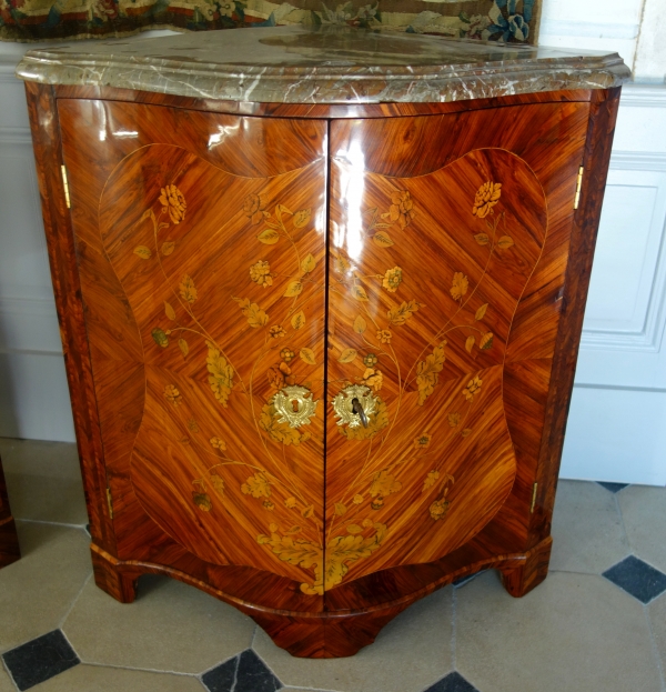 Pair of Louis XV rosewood marquetry corner cupboards - 18th century