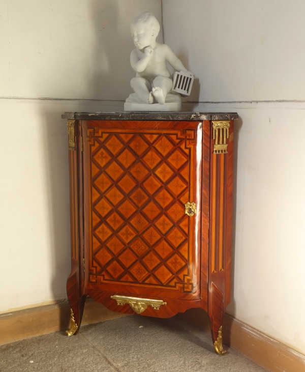 Martin Ohneberg : pair of Louis XV marquetry corner cupboards - stamped - 18th century