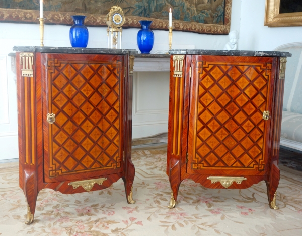 Martin Ohneberg : pair of Louis XV marquetry corner cupboards - stamped - 18th century