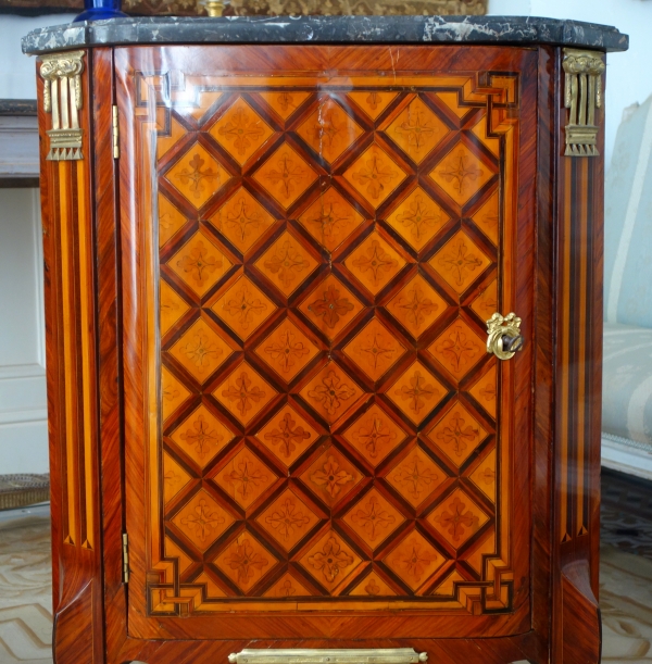 Martin Ohneberg : pair of Louis XV marquetry corner cupboards - stamped - 18th century