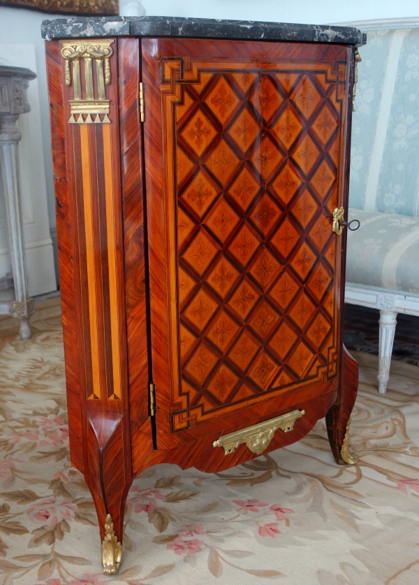 Martin Ohneberg : pair of Louis XV marquetry corner cupboards - stamped - 18th century