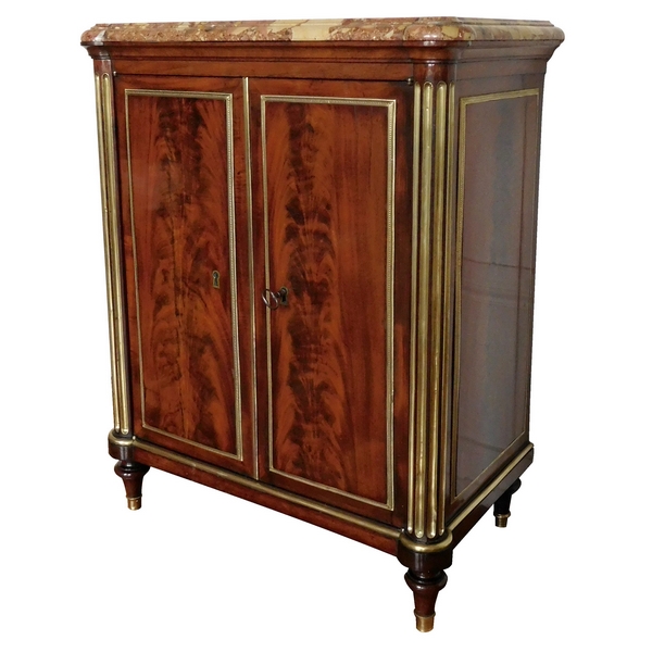 Buffet / commode d'entre deux Louis XVI en acajou de Cuba, marbre breche d'Alep