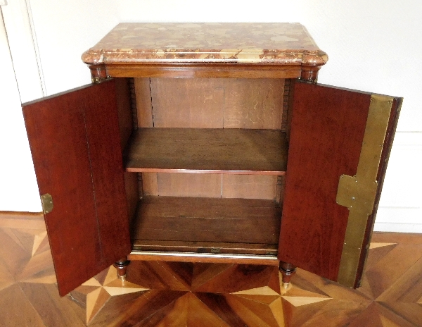 Buffet / commode d'entre deux Louis XVI en acajou de Cuba, marbre breche d'Alep