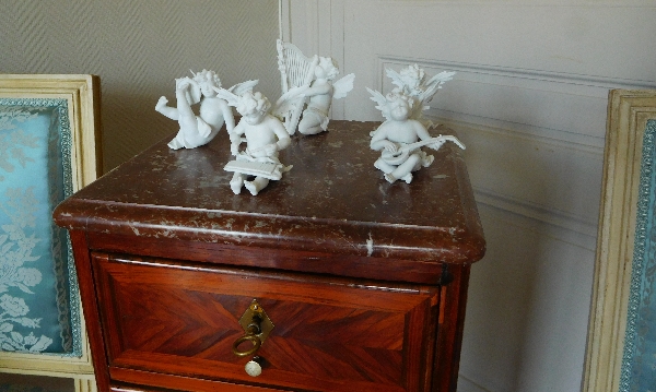 Petit meuble chiffonnier en bois de rose d'époque Louis XV