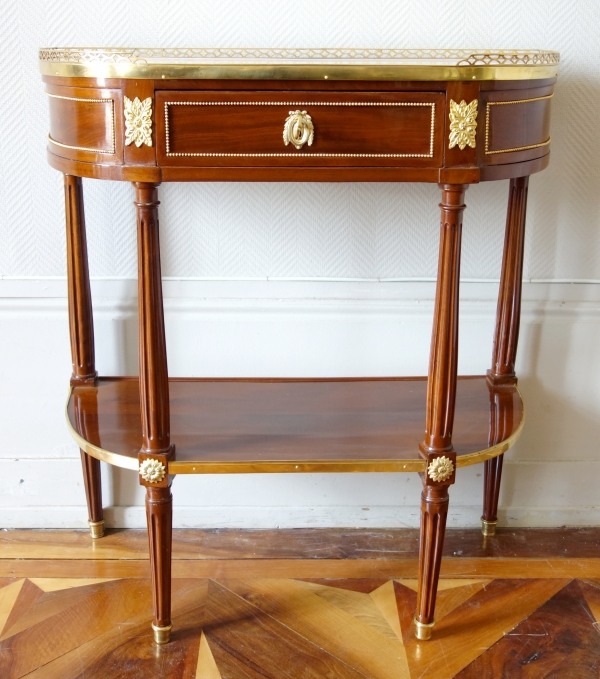 Small Louis XVI Directoire mahogany console, mercury gilt bronze, late 18th century