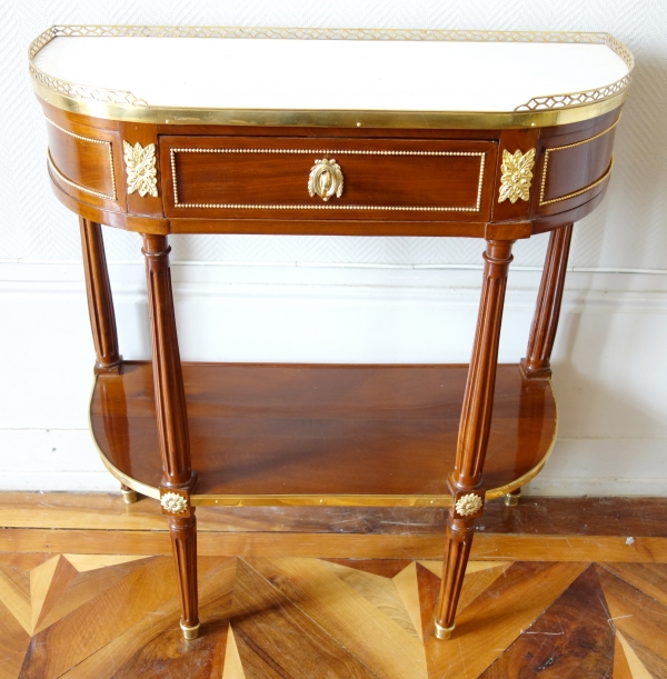 Small Louis XVI Directoire mahogany console, mercury gilt bronze, late 18th century