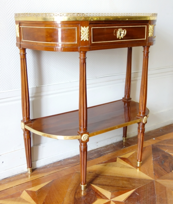 Petite console Louis XVI Directoire en acajou, garniture de bronze doré fin XVIIIe siècle