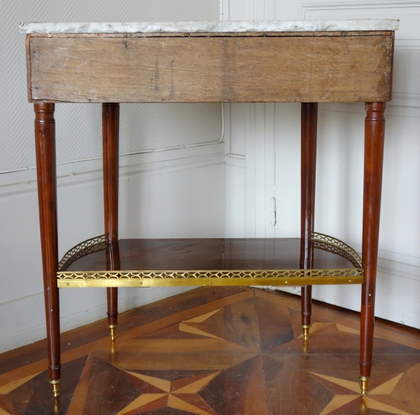 Small Louis XVI Directoire mahogany console, mercury gilt bronze, late 18th century