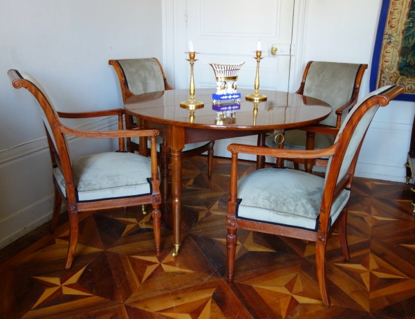 Small Empire solid mahogany dining room table, late 18th century / early 19th century