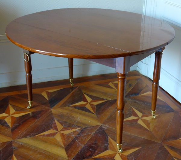 Small Empire solid mahogany dining room table, late 18th century / early 19th century