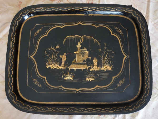 Grand plateau Napoléon III en tôle laquée monté table basse Madeleine Castaing