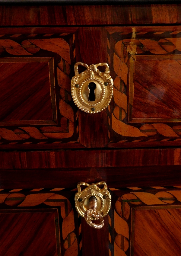 Rich marquetry writing desk - France, Louis XVI production, 18th century circa 1780