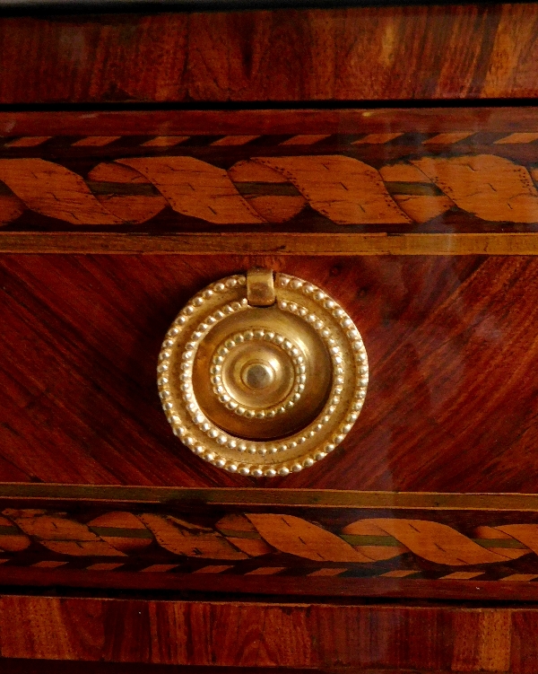 Secrétaire d'époque Louis XVI en marqueterie bois de rose et satiné, bronze doré, marbre fleur de pêcher