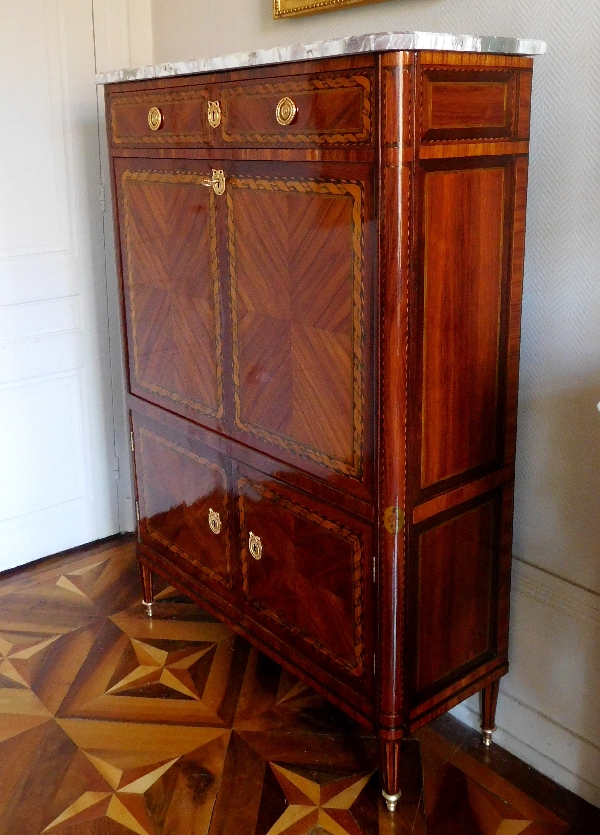 Rich marquetry writing desk - France, Louis XVI production, 18th century circa 1780