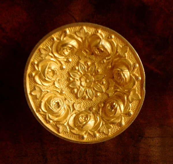 Semainier Empire à colonnes, garniture de bronzes dorés au mercure, serrures à trèfle circa 1820