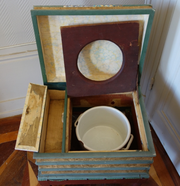 Early 19th century chamber pot simulating a pile of books