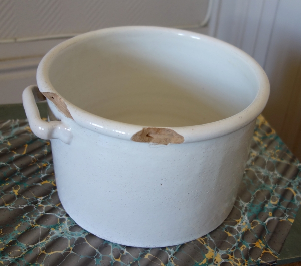 Early 19th century chamber pot simulating a pile of books