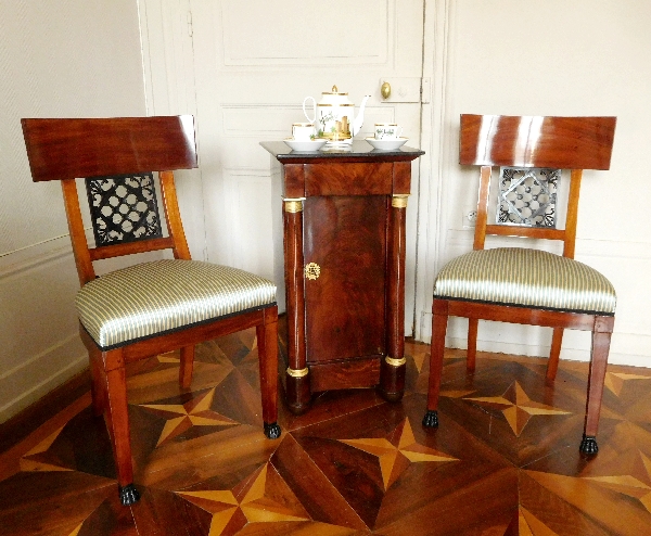 Somno, table de chevet en acajou à colonnes d'époque Empire, bronzes dorés au mercure