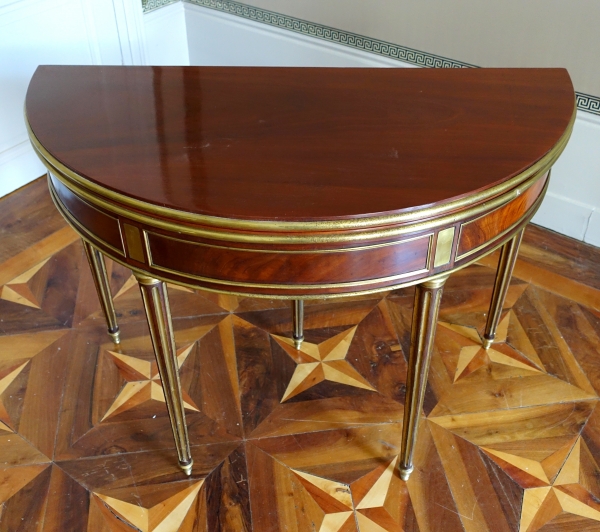 Table à jeu demi-lune / table de salle à manger en acajou, époque Louis XVI Directoire - fin XVIIIe