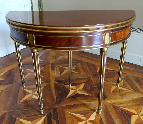 Table à jeu demi-lune / table de salle à manger en acajou, époque Louis XVI Directoire - fin XVIIIe