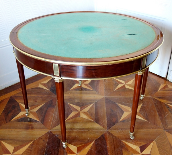 Table à jeu demi-lune modèle de Jacob en acajou à pieds octogonaux, époque fin XVIIIe siècle