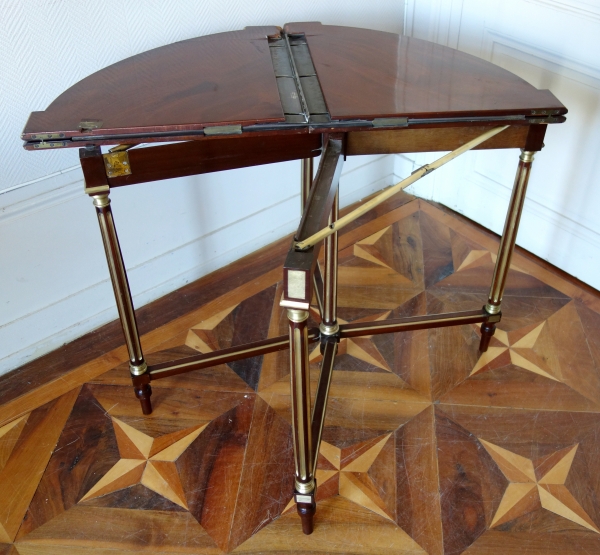 Two-in-one mahogany table - game table and corner table, Louis XVI style - signed Balny