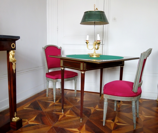 Table à jeu Louis XVI en acajou, ébène et citronnier, époque fin XVIIIe siècle