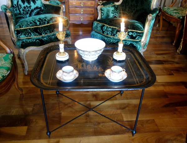 Napoleon III lacquered metal tray arranged as a coffee table, 19th century