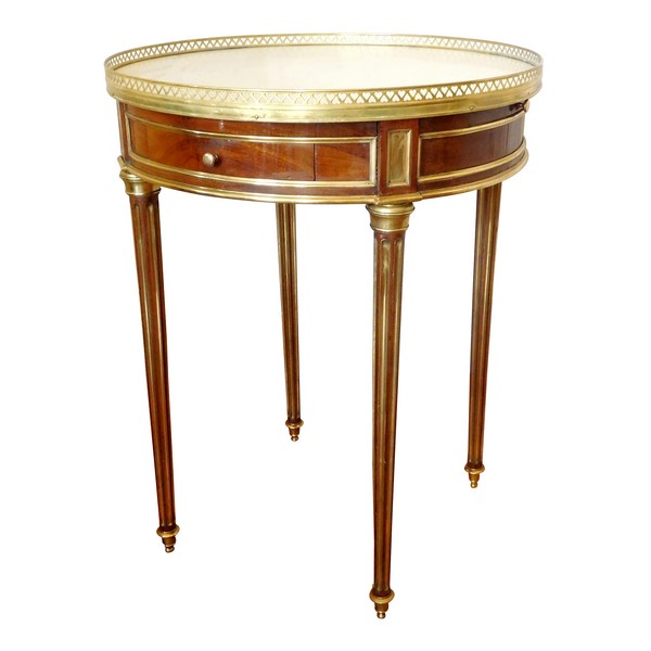 Table bouillotte de style Louis XVI en acajou et laiton, époque Napoleon III