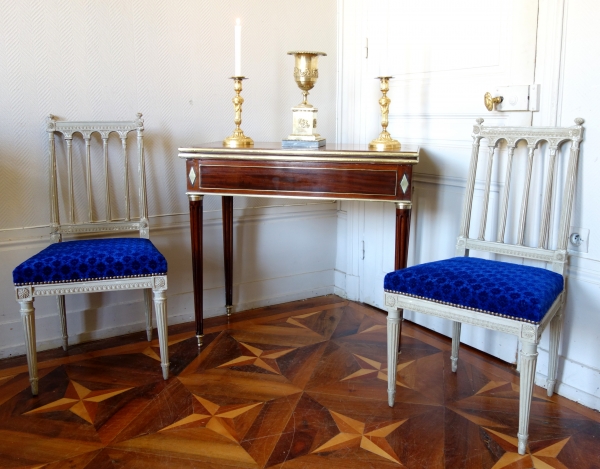 Table à jeu Louis XVI Directoire en acajou, ébène et laiton, époque fin XVIIIe siècle