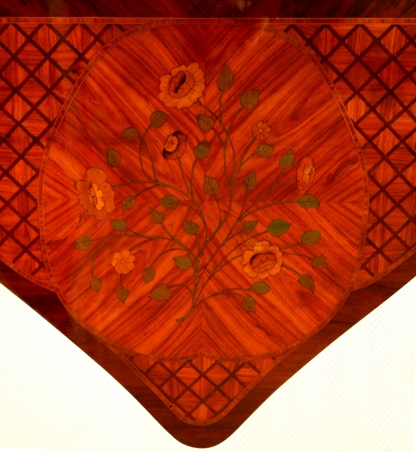 Louis XV rosewood marquetry cards table, 18th century circa 1760