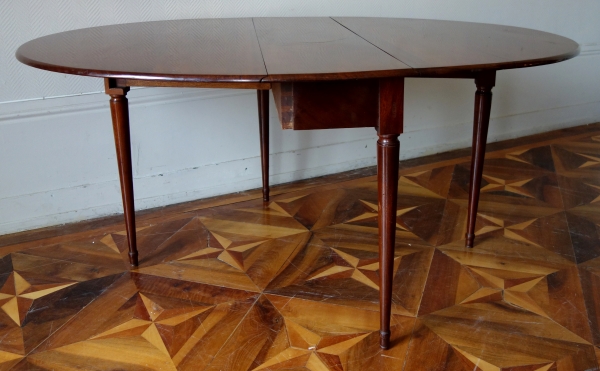 Jean François Leleu : solid mahogany gateleg table, Louis XVI period circa 1790