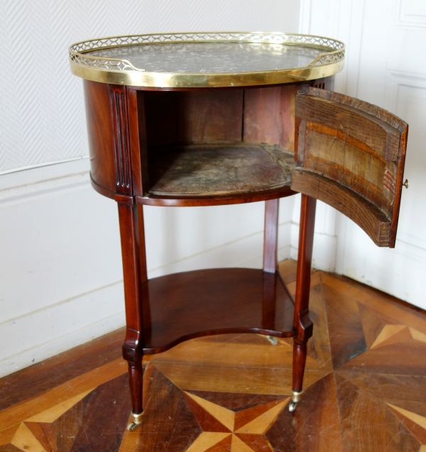 Louis XVI mahogany bedside table / coffee table, late 18th century