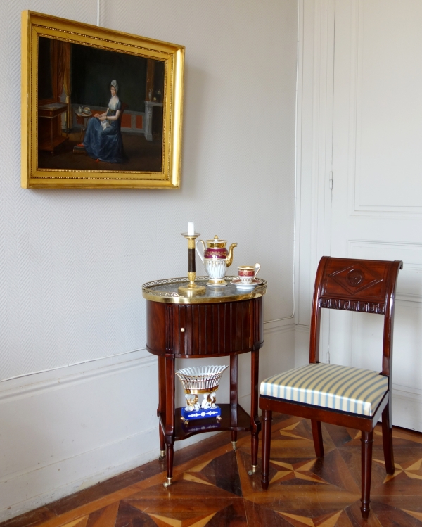 Table de salon ou chevet d'époque Louis XVI en acajou, fin XVIIIe siècle