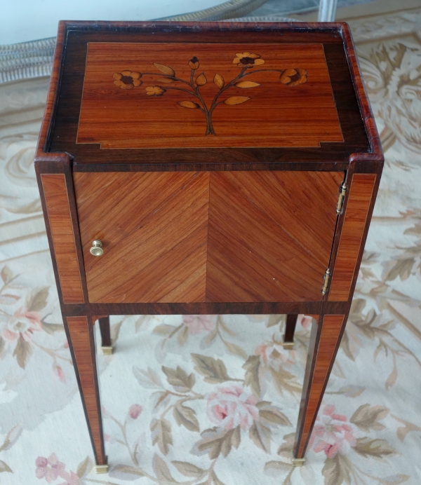 Table de salon ou chevet d'époque Louis XVI en marqueterie de bois de rose