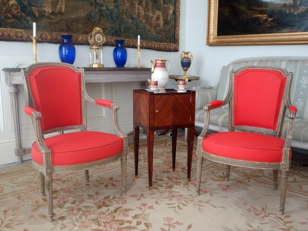 Table de salon ou chevet d'époque Louis XVI en marqueterie de bois de rose