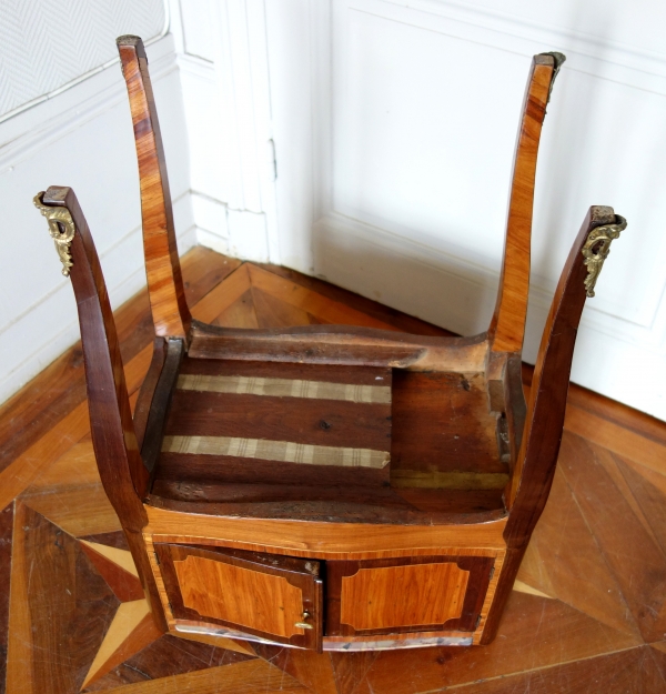 Table de salon en bois de rose et acajou - époque Louis XV - estampille et JME