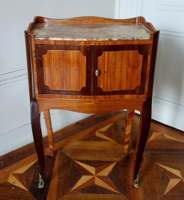 Table de salon en bois de rose et acajou - époque Louis XV - estampille et JME